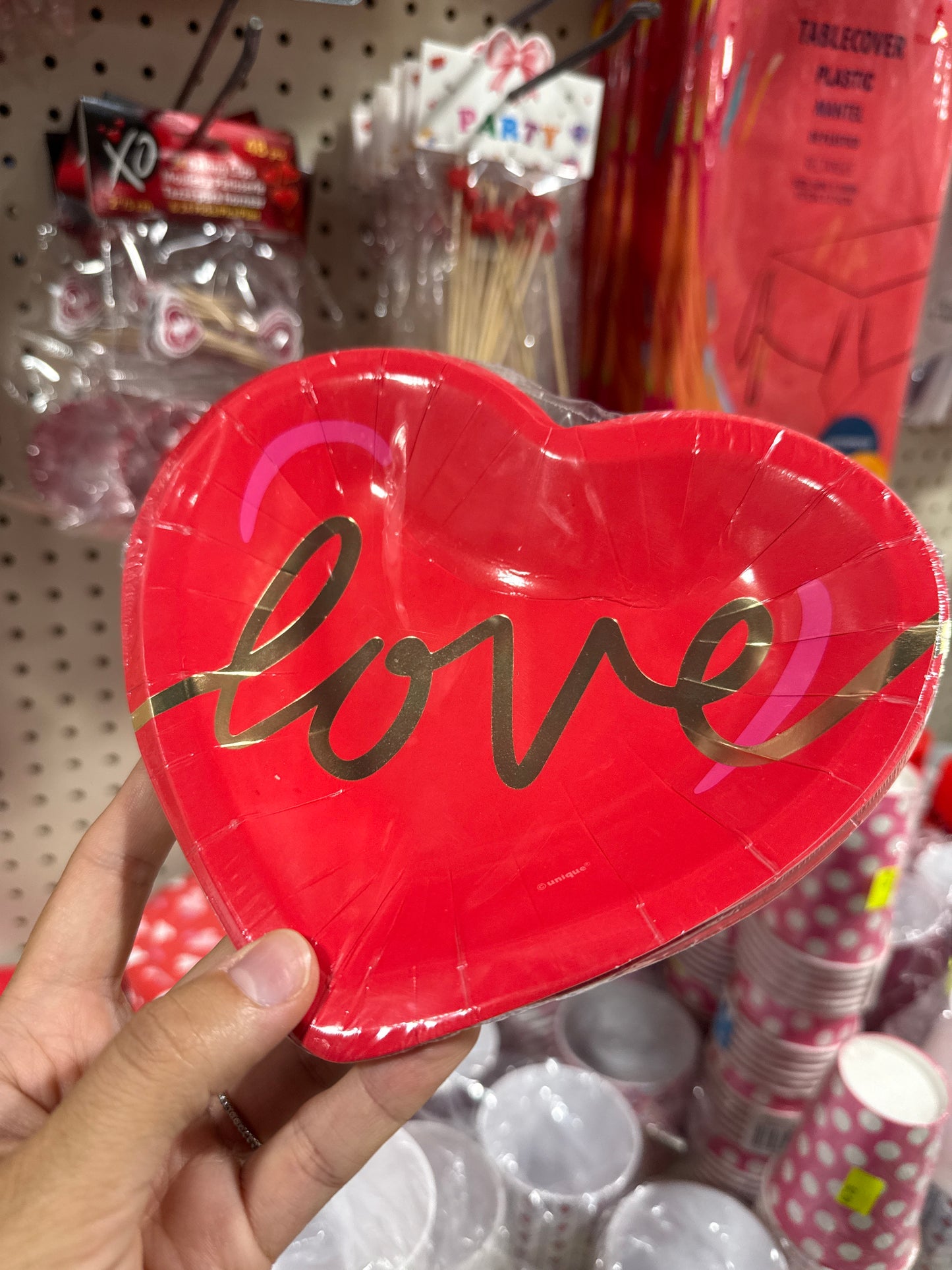 Red & Pink Valentine Heart Plates 7" 8pcs