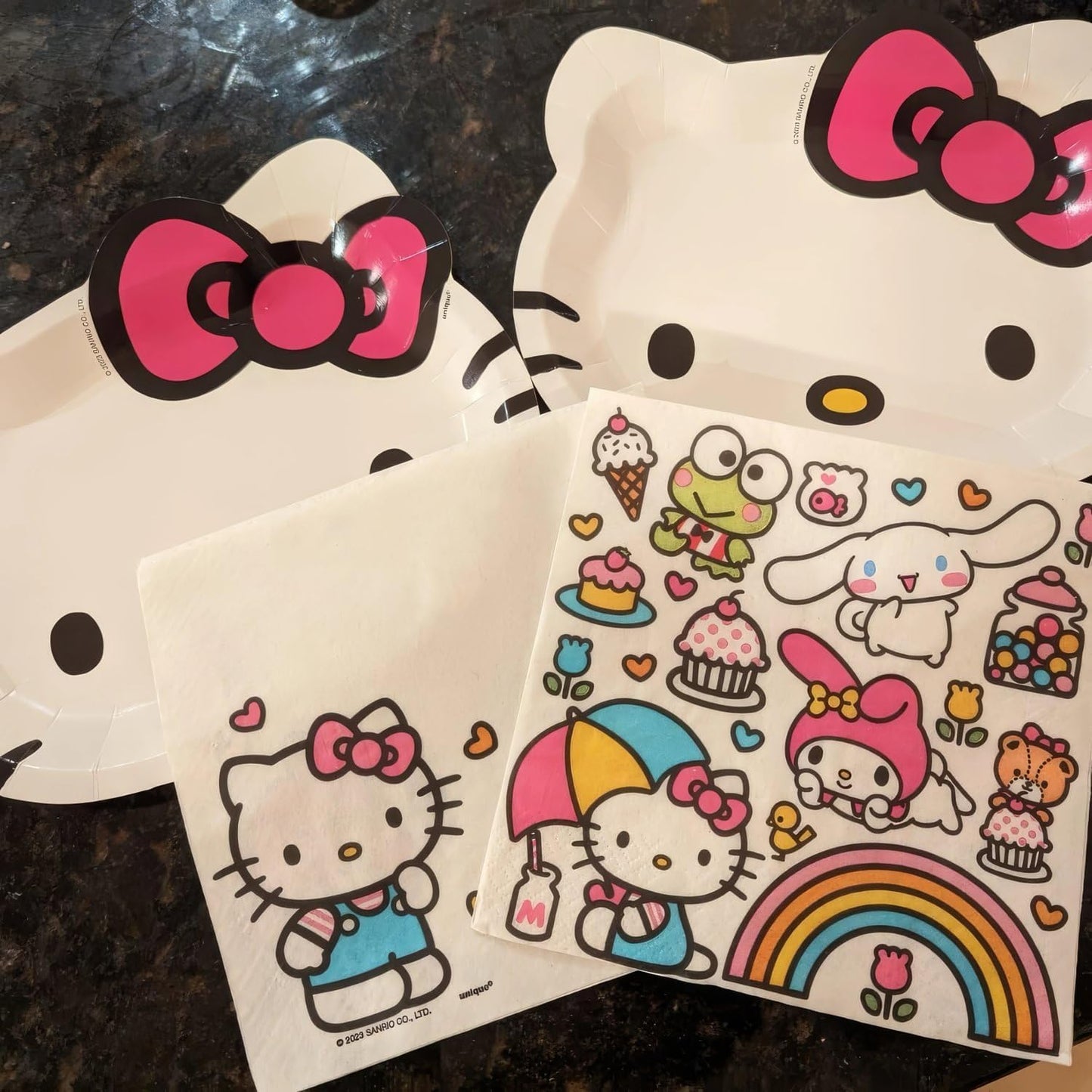 Hello Kitty Shaped Paper Plates (x8u)
