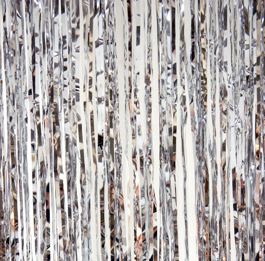 Metallic Foil Fringe Curtain 96”x46” - Todos los Colores