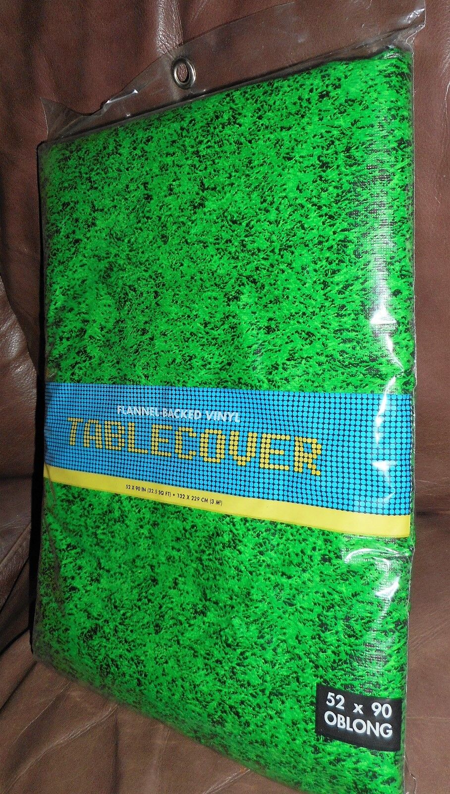 MANTEL VINILO NEGRO Y VERDE 52" X 90"