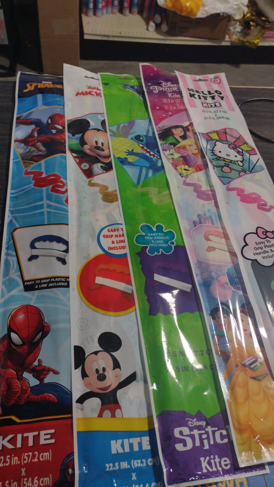 Kite Assortmen Licensed 23"