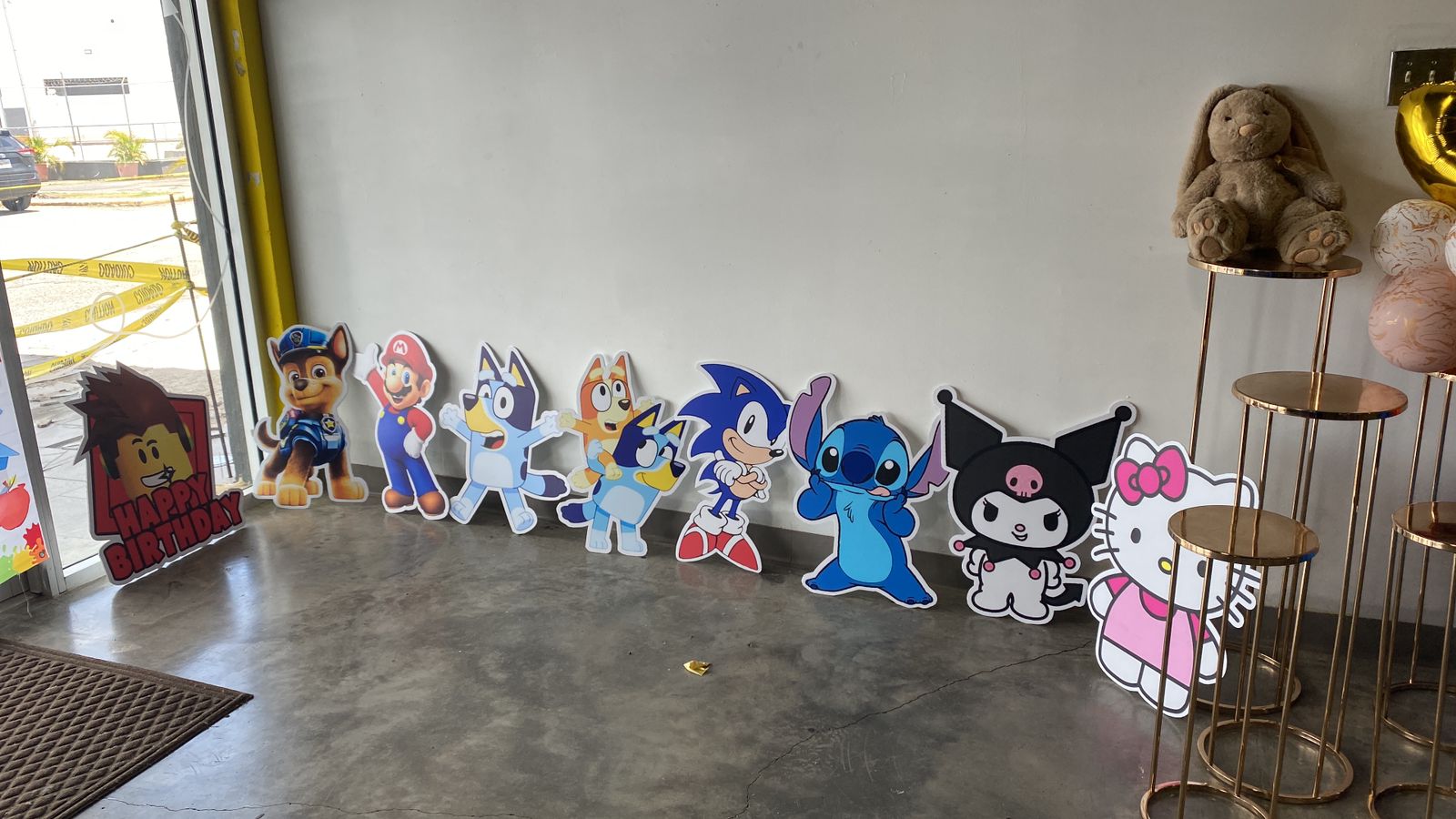 DBoard Personajes – Fiesta Warehouse