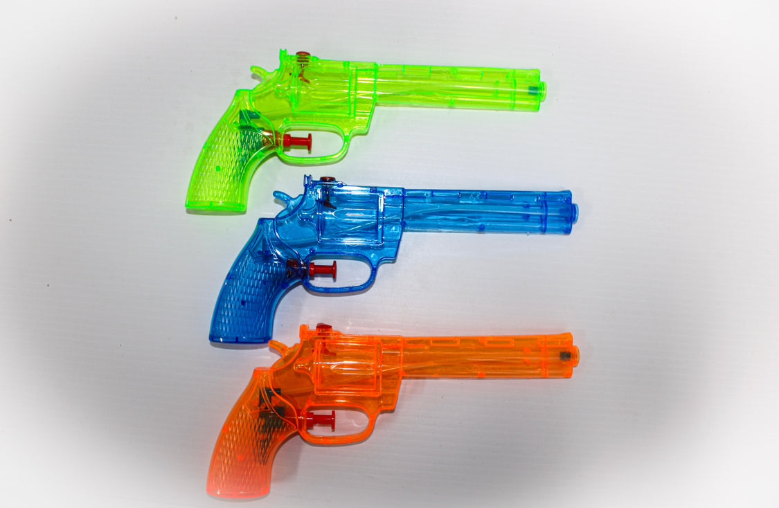 Water Gun/ Pistolas de Agua