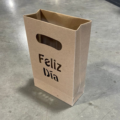 BOLSAS PEQUEÑA FELIZ DIA KRAFT (CAFÉ)