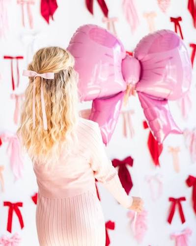 Bow Bliss Dainty Supershape Balloon